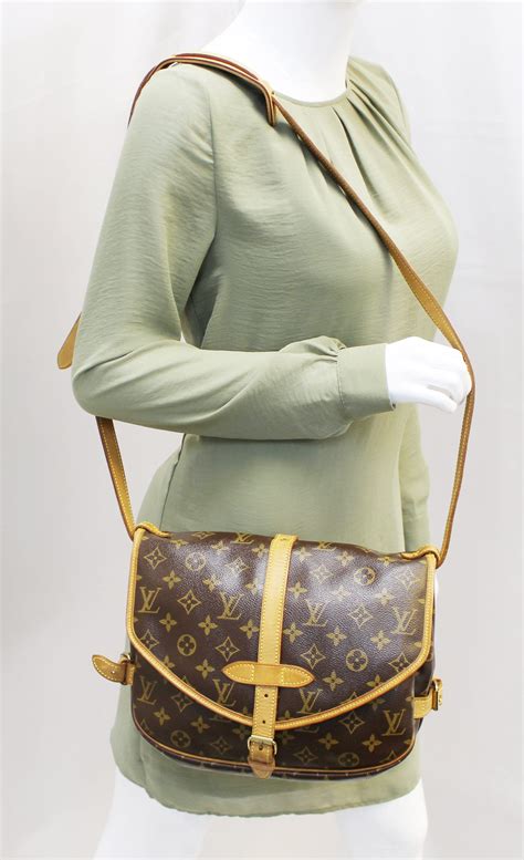 Louis Vuitton Monogram Saumur 30 .